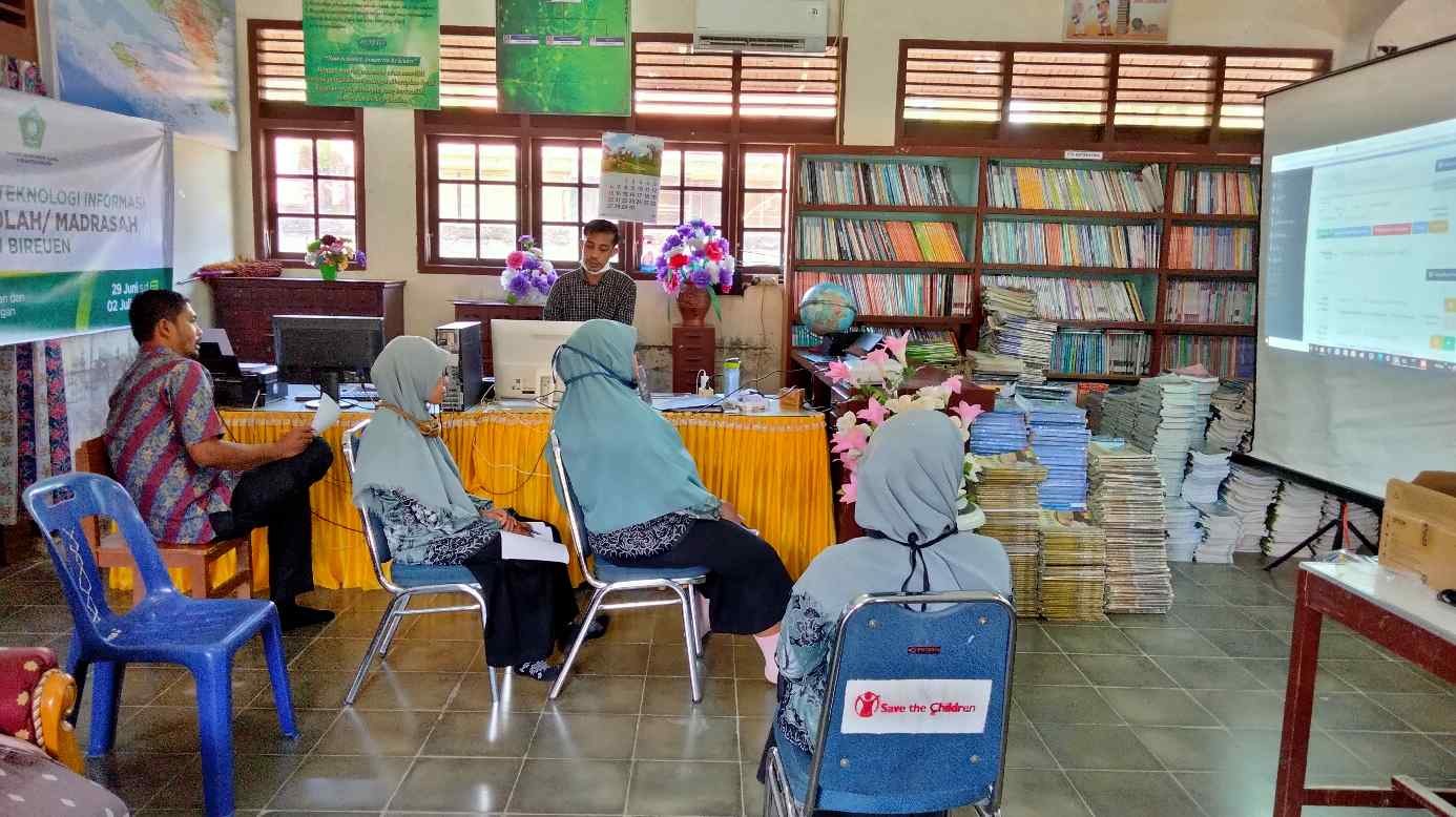 Dosen FAH UIN Ar-Raniry Beri Pendidikan Optimalisasi Perpustakaan di Bireuen