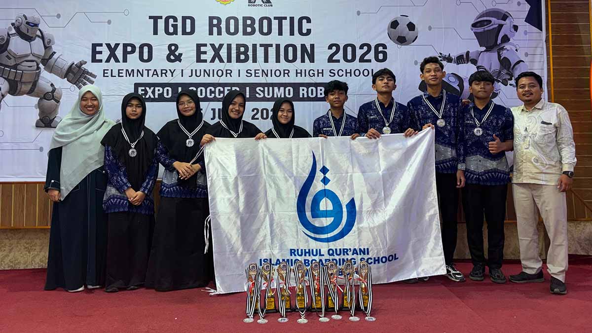 Dayah Ruhul Qur'ani Raih Delapan Penghargaan Robotik Tingkat Nasional