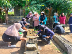 Belajar Merawat Sejarah di Antara Nisan Tua